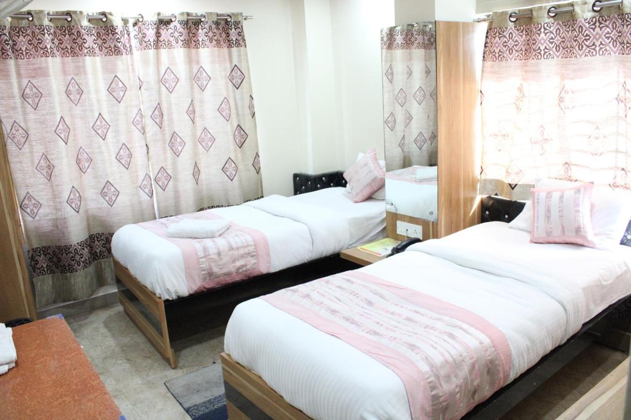 Hotel Square Park Dibrugarh Dış mekan fotoğraf