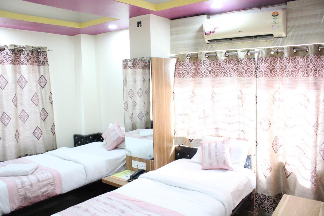 Hotel Square Park Dibrugarh Dış mekan fotoğraf