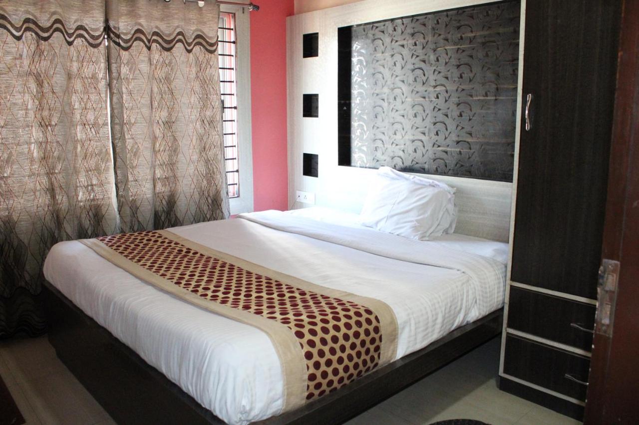 Hotel Square Park Dibrugarh Dış mekan fotoğraf