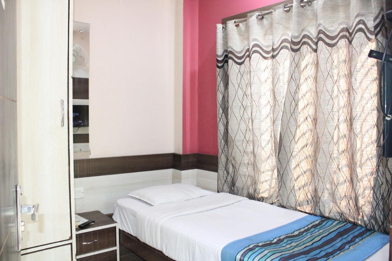 Hotel Square Park Dibrugarh Dış mekan fotoğraf