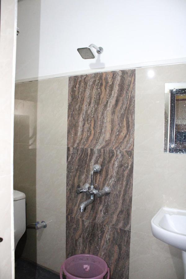 Hotel Square Park Dibrugarh Dış mekan fotoğraf