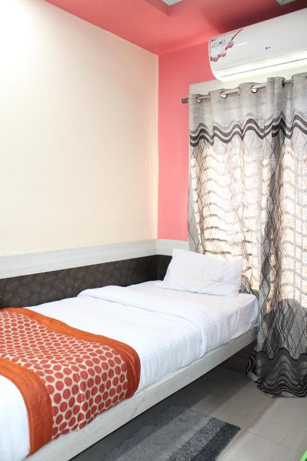 Hotel Square Park Dibrugarh Dış mekan fotoğraf
