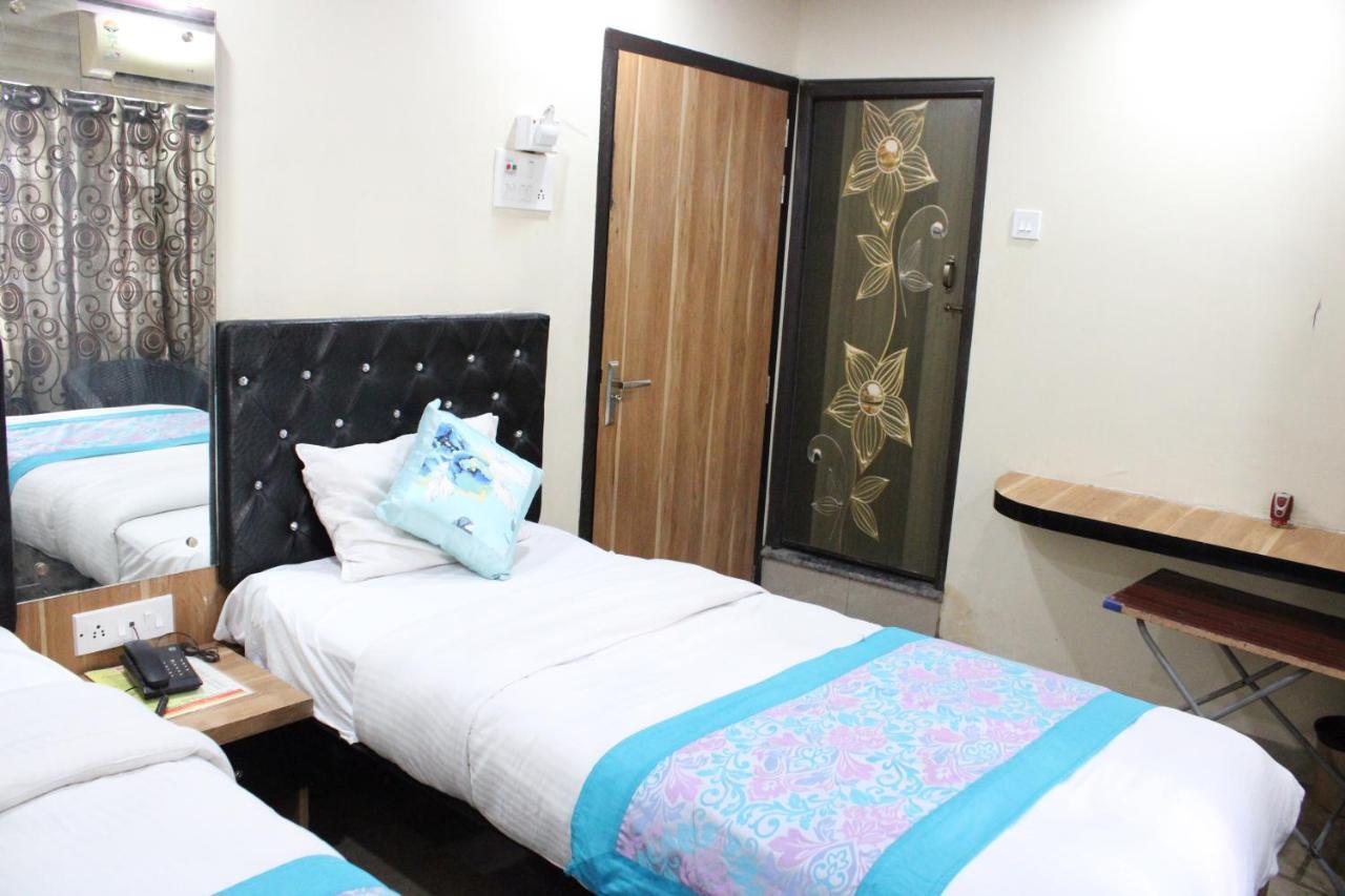 Hotel Square Park Dibrugarh Dış mekan fotoğraf