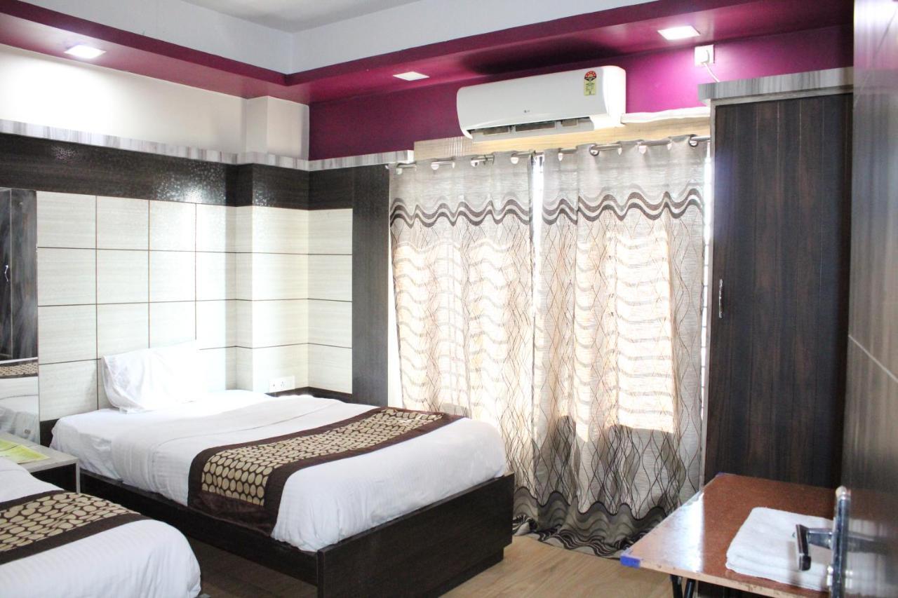 Hotel Square Park Dibrugarh Dış mekan fotoğraf