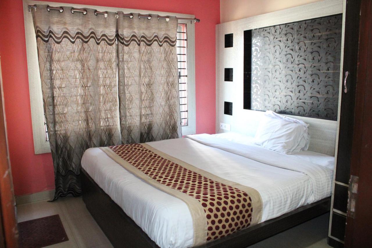 Hotel Square Park Dibrugarh Dış mekan fotoğraf