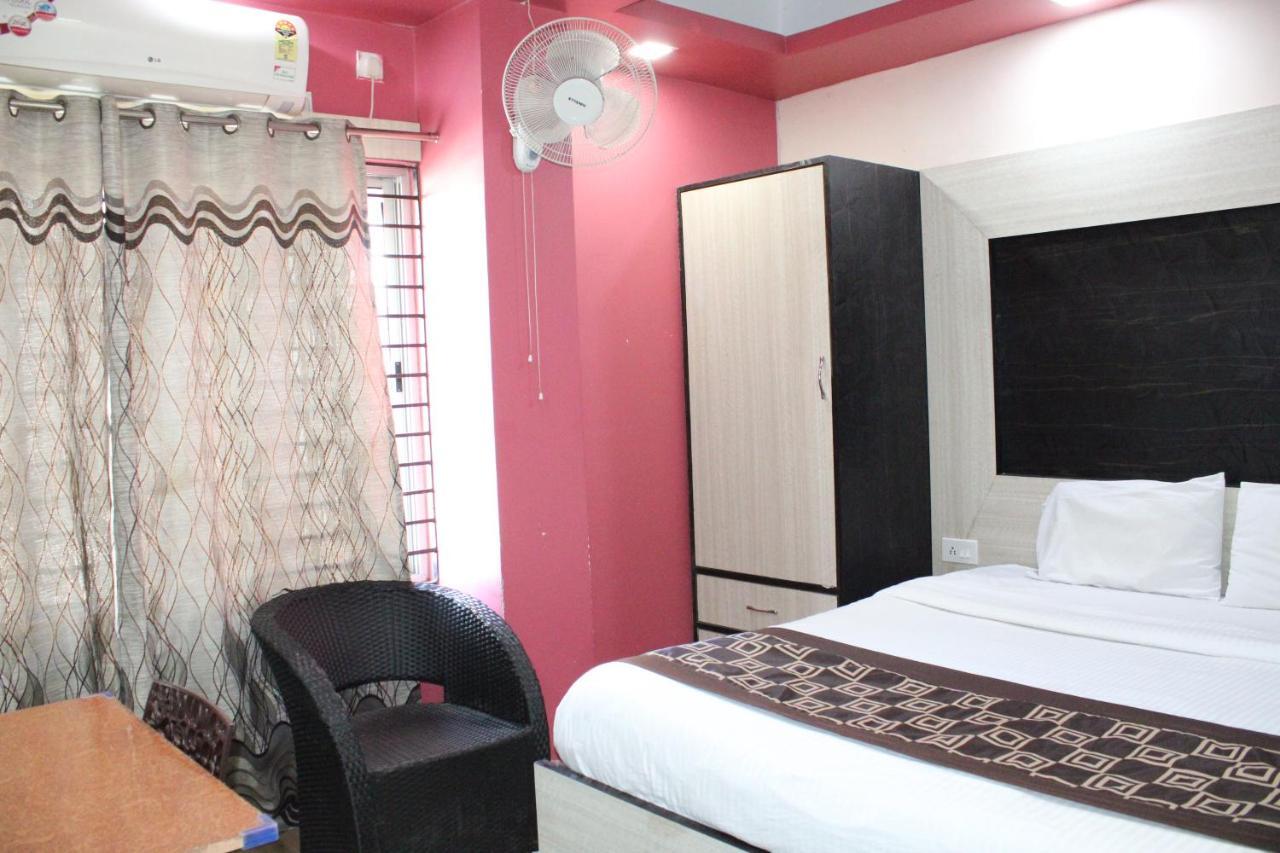Hotel Square Park Dibrugarh Dış mekan fotoğraf