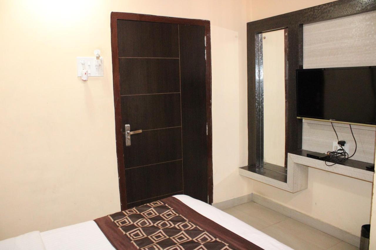 Hotel Square Park Dibrugarh Dış mekan fotoğraf