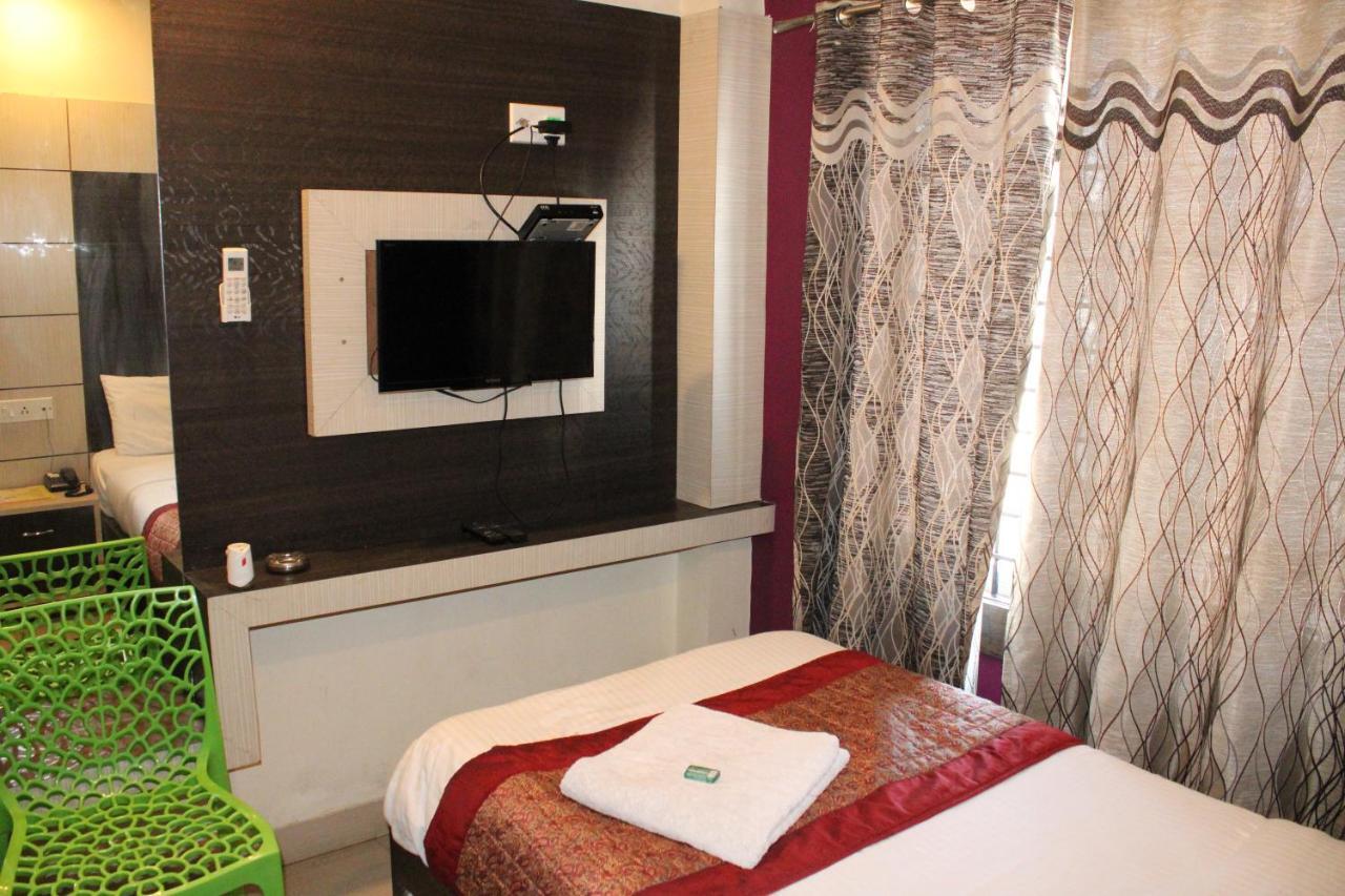 Hotel Square Park Dibrugarh Dış mekan fotoğraf