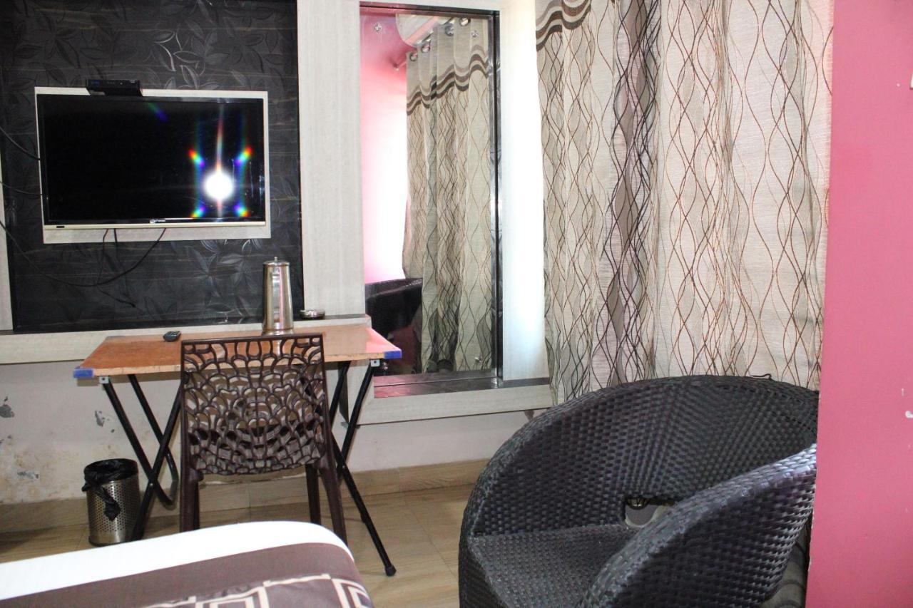 Hotel Square Park Dibrugarh Dış mekan fotoğraf