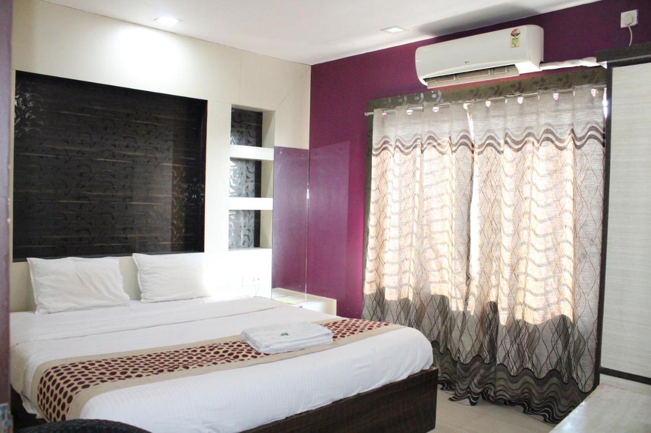Hotel Square Park Dibrugarh Dış mekan fotoğraf