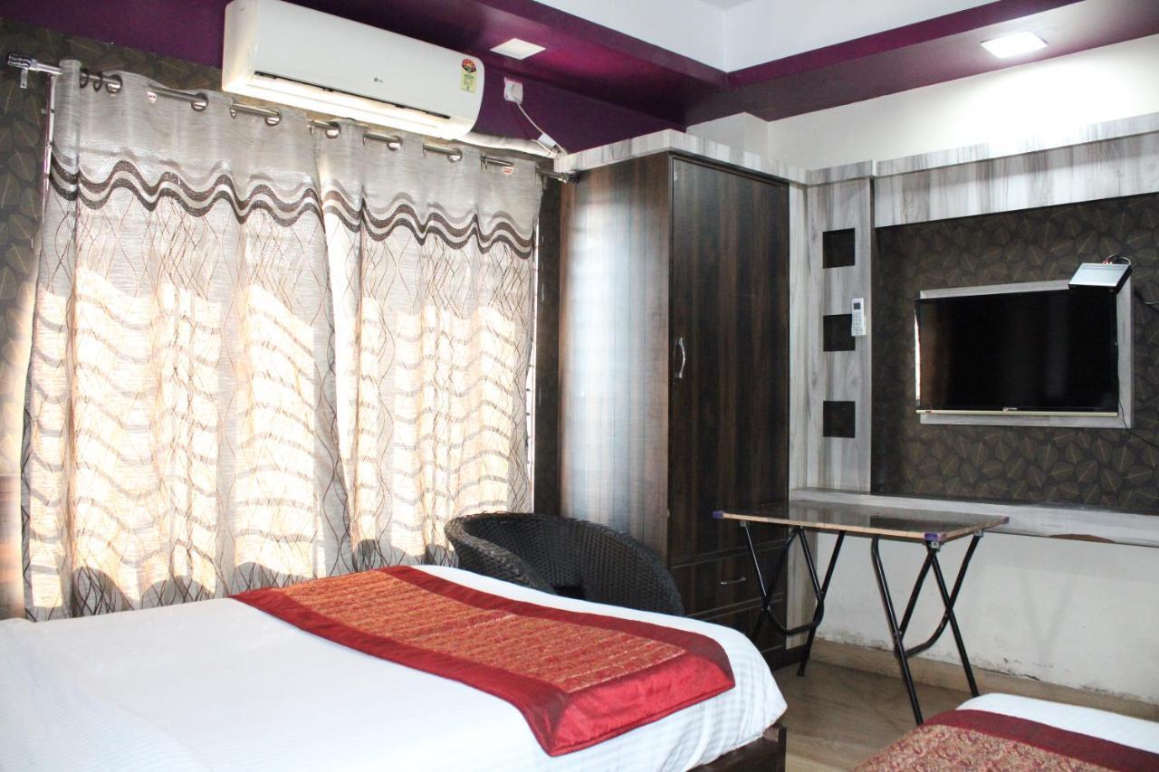 Hotel Square Park Dibrugarh Dış mekan fotoğraf